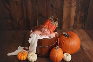 12 Cute Thanksgiving Baby PhotoShoot That You Can Take Yourself