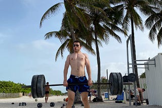 Zach Allegretti crushing a 245lb deadlift at Muscle Beach, Miami