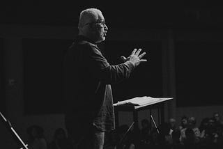 How to Hold an Audience’s Attention From Start to Finish