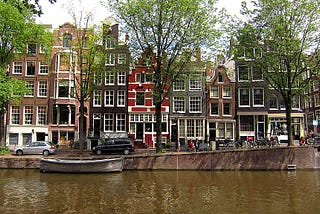 American Sprawl and Dutch Neighborhoods