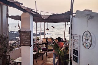 This Cafe In Goa Is A ‘Dreamy’ Paradise With A Gorgeous Sunset View!