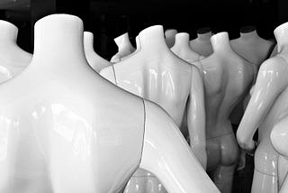Mannequins without heads