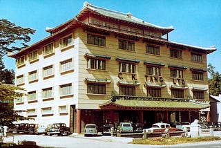 一只锡箱子
开启“诗家董”90年光辉历史