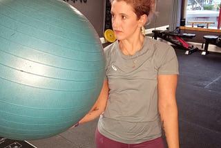 5 benefits of fitball training when it comes to horse riding.