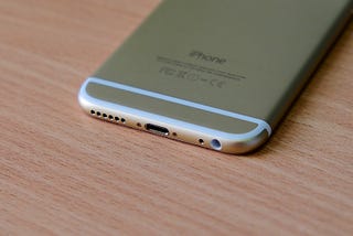 A verdadeira razão pela qual a Apple eliminou a entrada analógica para fone de ouvido do iPhone