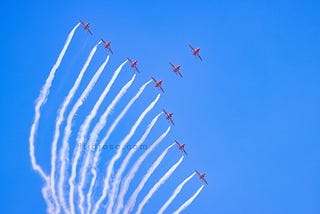 The Blackboard Pattern: When Agents Think Better Together