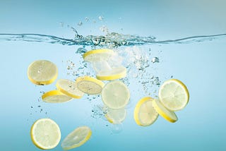 8 Benefits of Drinking Lemon Water in the Morning