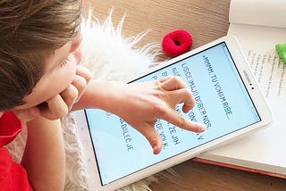 How Augmented Reality helps children learn to read