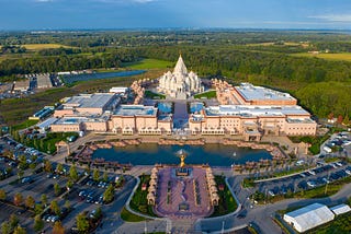 The Akshardham: A Landmark of Hindu Architecture & Culture