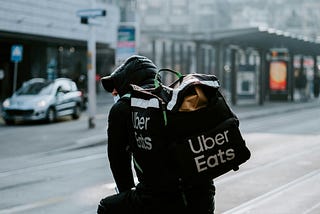 Strategic Insights: How DoorDash Secures Market Leadership Over Uber Eats in the Food Delivery…