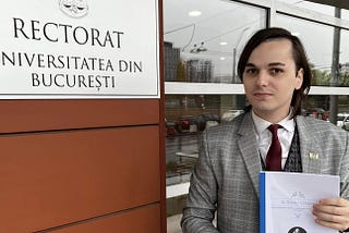 Studentul Cosmin Olteanu intră în cursa pentru Rectoratul Universității din București și promite o…