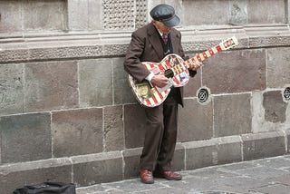 A triste realidade do músico no Brasil.