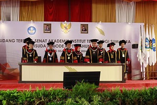 ITERA LULUSKAN RATUSAN WISUDAWAN DI SIDANG TERBUKA WISUDA PROGRAM SARJANA KE-18 TAHUN 2024