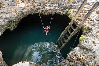 Ceviche, Cenotes, Casas, Cartels