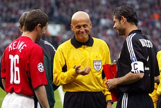The look that silenced everyone. Football is not looking for a new Pierluigi Collina.