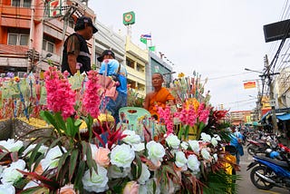 Finding Peace in the Chaos of an Outdoor Thai Market