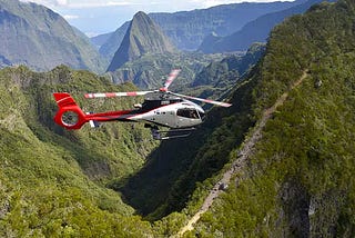 Vuelos en helicóptero por la Isla de la Reunión: guía y precios en 2025