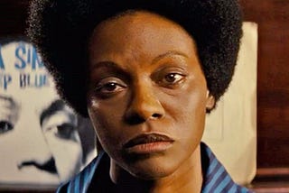 Trailer del film su Nina Simone: polemica per Zoe Saldana “mascherata” da nera [VIDEO]