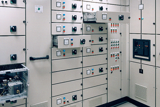 Smart Switchgear in 2025: What Electrical Engineers Need to Know
