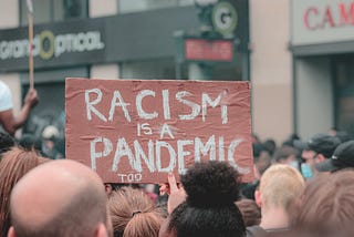 A insustentável negação e silenciamento em torno da existência do racismo