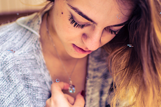 Tipos de collares que te favorecen según tu tipo de rostro