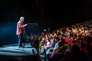Corona makes all the online world stage for National theatre