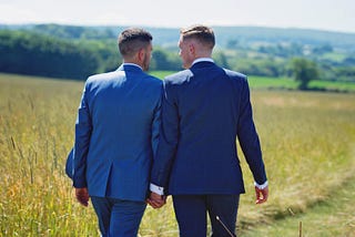 No, in Italia le persone dello stesso sesso non possono sposarsi