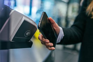 Mobiles Bezahlen — angekommen in der Zukunft?