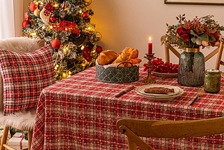 Finding Your Christmas Decorating Style: Classic vs. Modern