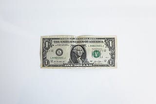 2 Hebel um in der IT Geld zu sparen: Symbolbild Dollar-Schein