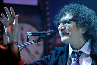 Charly García nos deleita con “La Maquina de Ser Feliz”