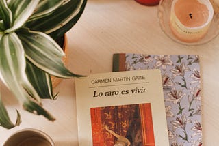 “Lo raro es vivir”