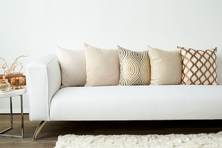 Guide to Choosing Throw Pillows