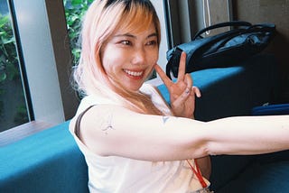 為什麼你要笑著講這麽難過的事
