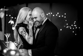 How To Properly Compliment a Woman