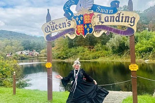 The Queen of Hearts Calling