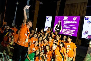 “Como te ven, te pagan”: el impacto de la IA en las redes sociales para emprendedores