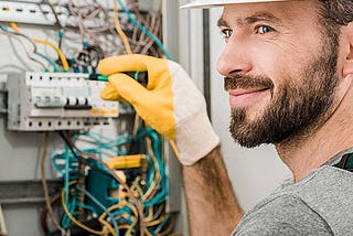 HOW TO CHOOSE ELECTRICIANS ACCORDING TO YOUR NEEDS