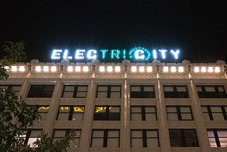 El Paso LED Rooftop Sign Sends A Bold and Sustainable Statement: Use Electricity Responsibly!