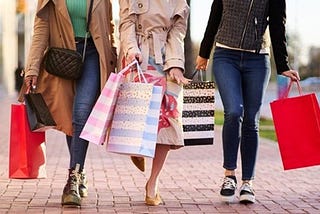 Psicologia del Comportamento del Consumatore: Perché Compriamo Ciò Che Non Ci Serve