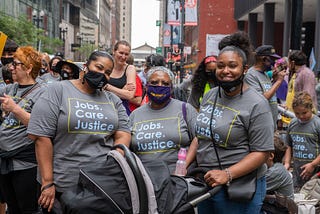 Illinois care workers celebrate higher paychecks in 2022 — a raise won by fighting together…