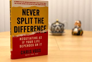 “Never split the difference” kitob sharhi