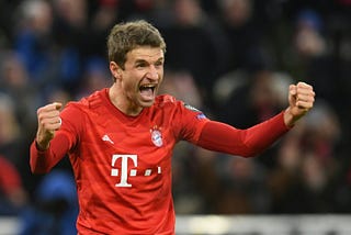 Raumdeuter: German footballer Thomas Müller and interpreting space in improv