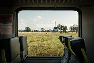 Éviter l’avion en faveur du train ? Pas si facile