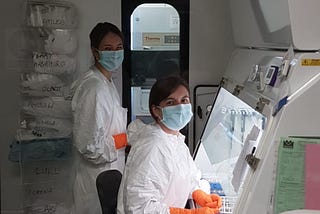 Dr Thorne and Dr Zuliani-Alvarez working in UCL continment level 3 lab