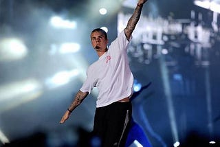 Celebs spotted in Justin Bieber’s concert, audience unahppy with lip-syncing of songs