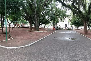 Praça Dom Feliciano: a “praça lá de cima” vista de outra maneira