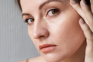 5 Common Reasons Behind Dry Skin & Its Effective Solutions