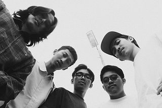 Menghadirkan Emosi yang Mendalam, Au Revoir Rilis Single dan Music Video Terbaru bertajuk “BLEU”