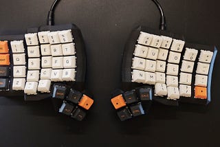 Complete idiot guide for building a dactyl manuform keyboard.